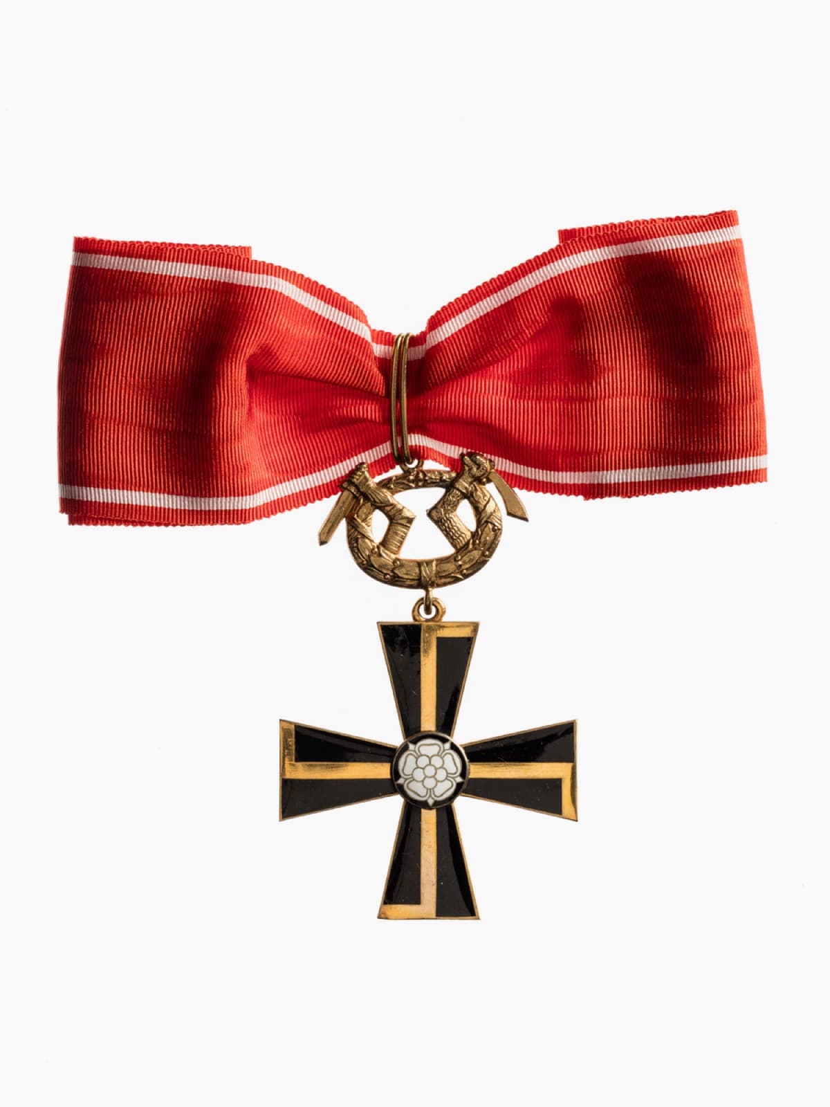 Vapaudenristin ritarikunnan 1. luokan Mannerheim-risti Suomen kansallismuseon kokoelmassa